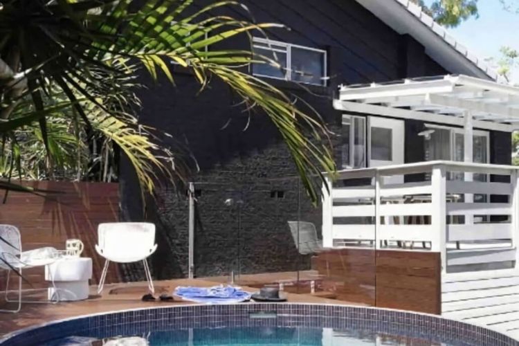 The Lodge, Noosa – Stylish Retreat with Pool