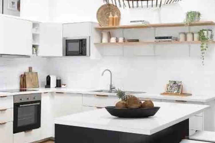 The Lodge, Noosa – Stylish Retreat with Pool