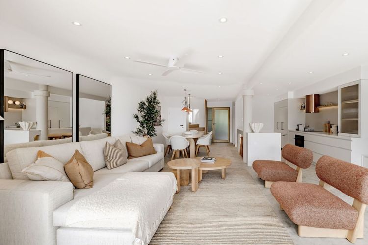 Bella Vista Waterfront Luxury