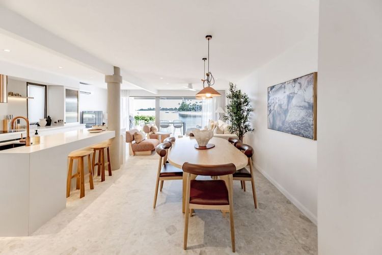 Bella Vista Waterfront Luxury