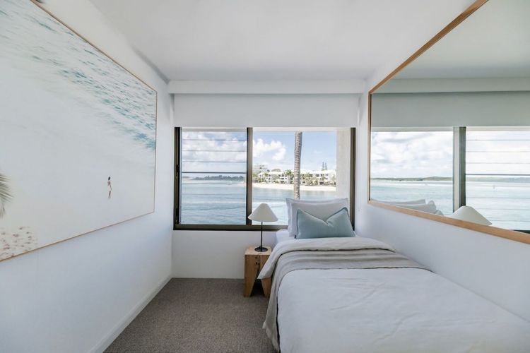Bella Vista Waterfront Luxury
