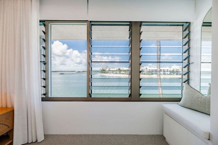 Bella Vista Waterfront Luxury