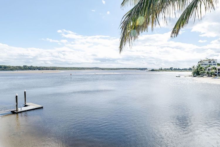 Bella Vista Waterfront Luxury