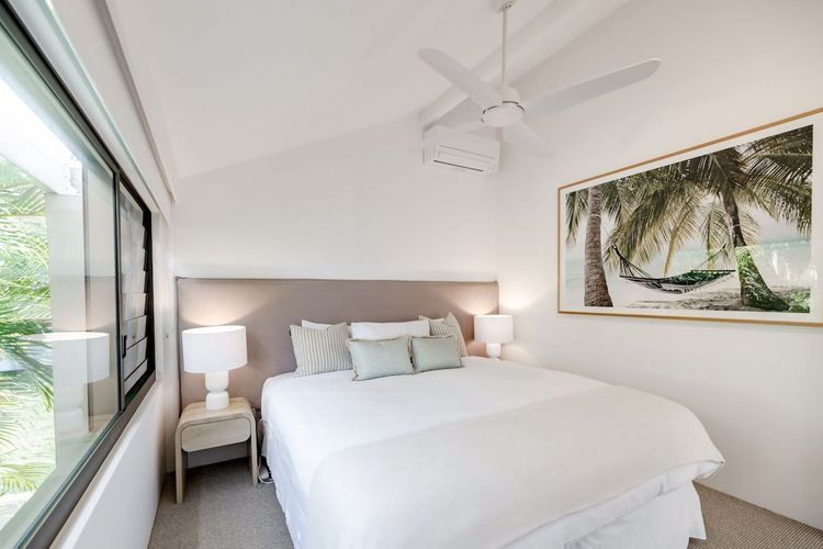 Bella Vista Waterfront Luxury