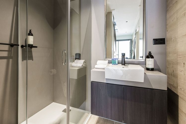 The Beach Lodge – 2 Bedrooms – Location and Style