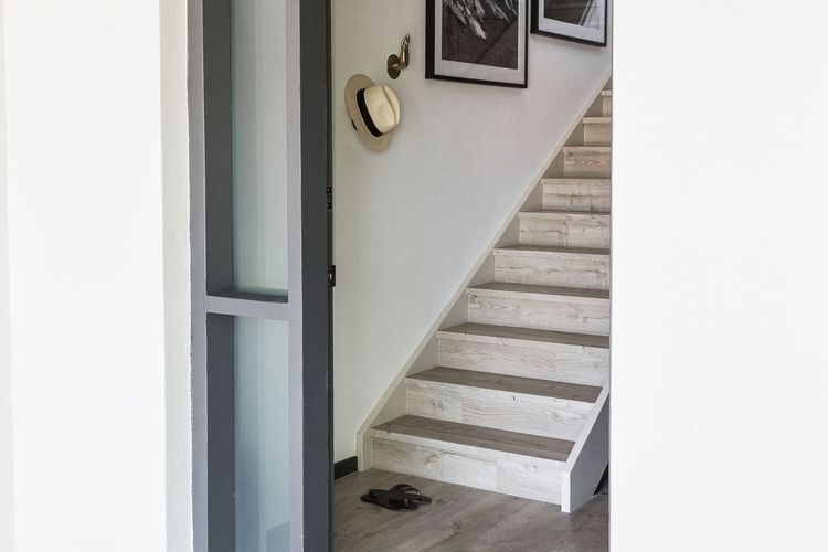 The Beach Lodge – 2 Bedrooms – Location and Style