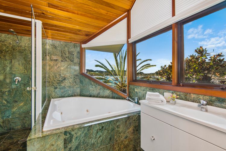 Yachtsmans Paradise – Avalon