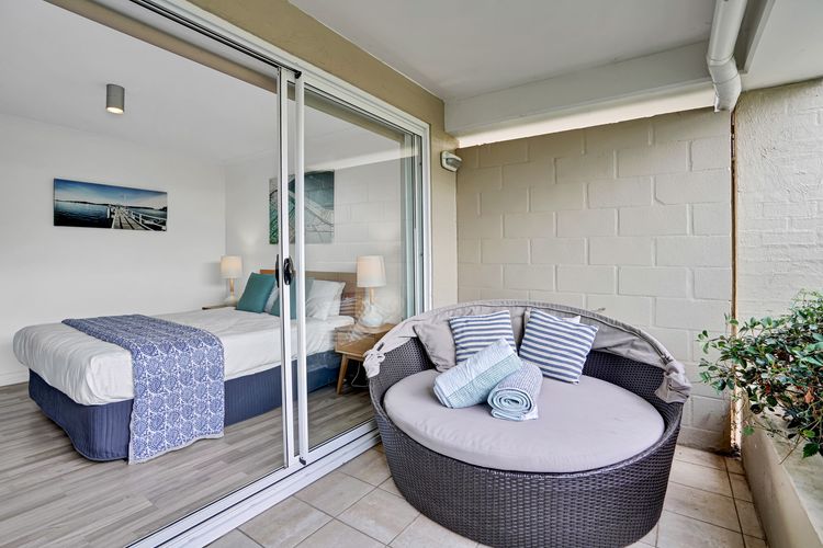 Iluka Apartments – Poolside