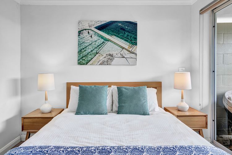 Iluka Apartments – Poolside