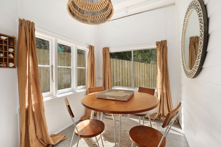 Bungalow 127 at Avalon pde, 800m walk to beach