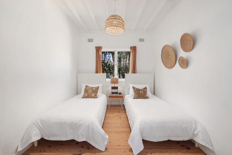 Bungalow 127 at Avalon pde, 800m walk to beach