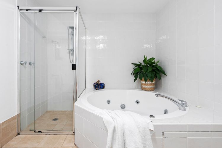 Iluka Apartments – The Lighthouse