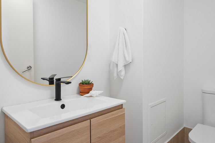 Iluka Apartments – The Lighthouse