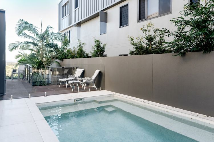 The Hamptons Lake House Noosa Heads Luxury House