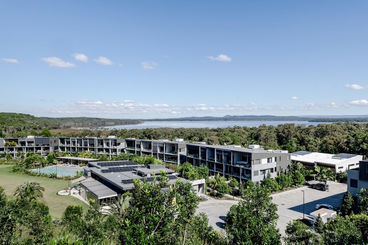 The Hamptons Lake House Noosa Heads Luxury House
