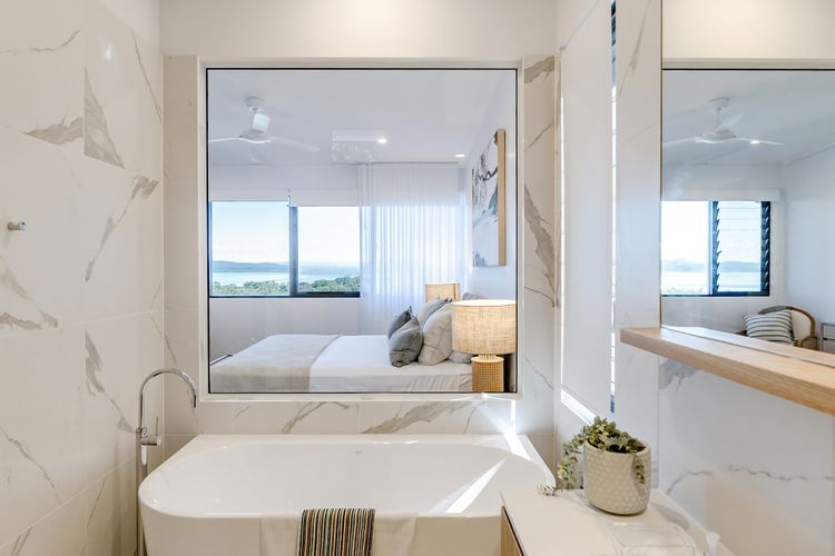 The Hamptons Lake House Noosa Heads Luxury House