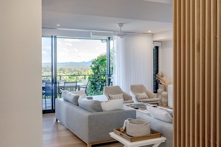 The Hamptons Lake House Noosa Heads Luxury House