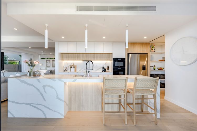 The Hamptons Lake House Noosa Heads Luxury House