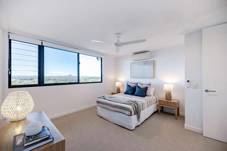 Note the bed configuration in this room can either be 2 x singles or a king bed.  It will be set up as 2 x singles.  If you require the bed to be made into a king please advise us 72 hours prior to your arrival.  Note there is a $66 charge for this