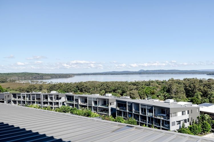 The Hamptons Lake House Noosa Heads Luxury House