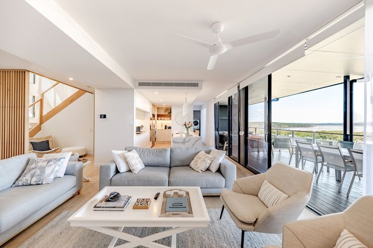 The Hamptons Lake House Noosa Heads Luxury House