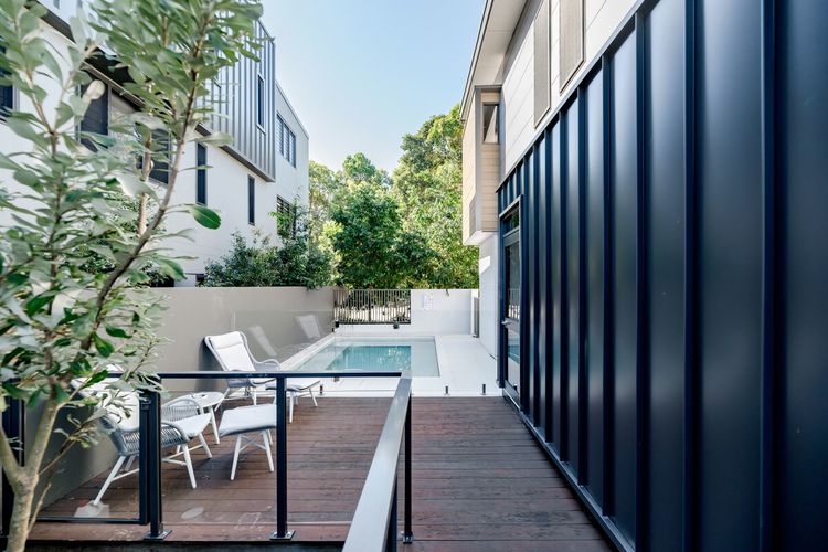 The Hamptons Lake House Noosa Heads Luxury House