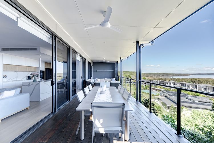 The Hamptons Lake House Noosa Heads Luxury House
