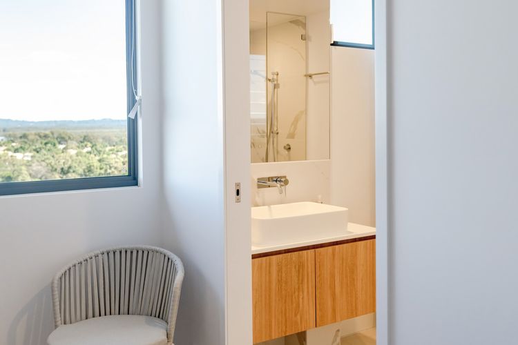 The Hamptons Lake House Noosa Heads Luxury House