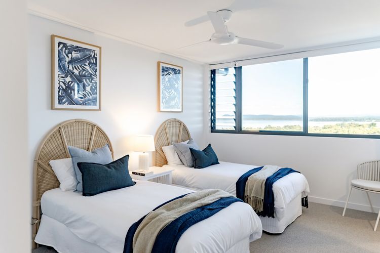 The Hamptons Lake House Noosa Heads Luxury House