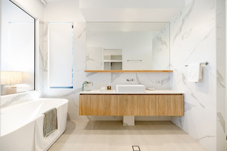 The Hamptons Lake House Noosa Heads Luxury House