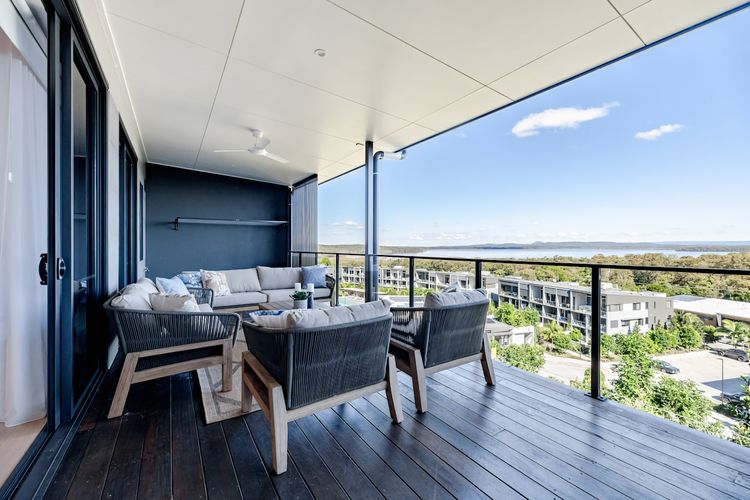 The Hamptons Lake House Noosa Heads Luxury House