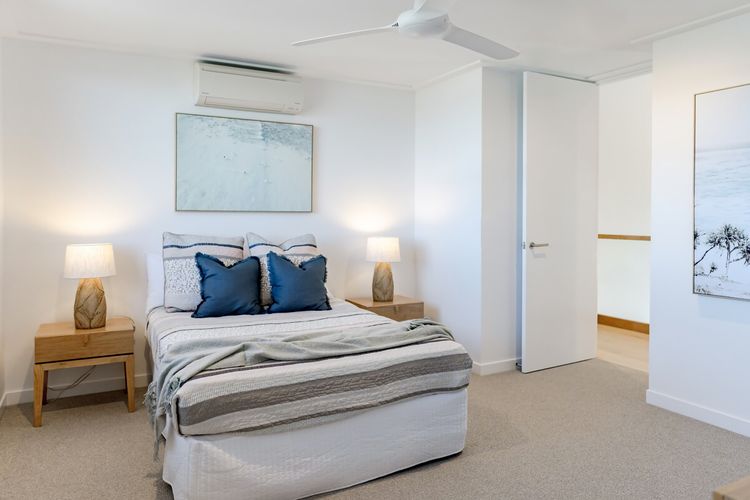 The Hamptons Lake House Noosa Heads Luxury House