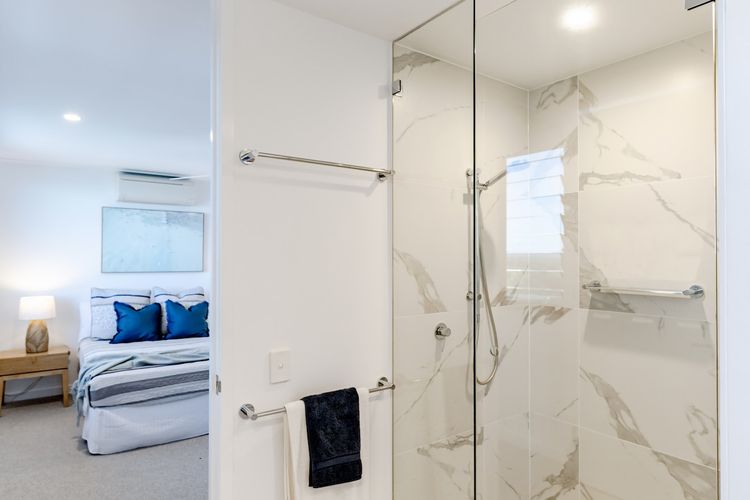 The Hamptons Lake House Noosa Heads Luxury House