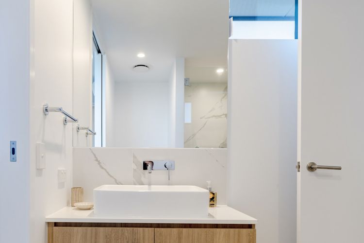 The Hamptons Lake House Noosa Heads Luxury House