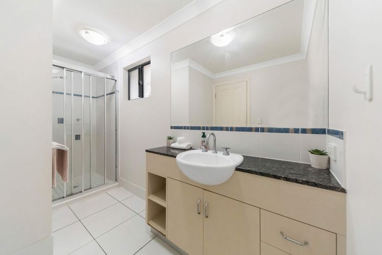 Near Beach 2 BR unit The Strand