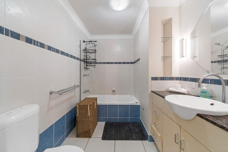 Near Beach 2 BR unit The Strand