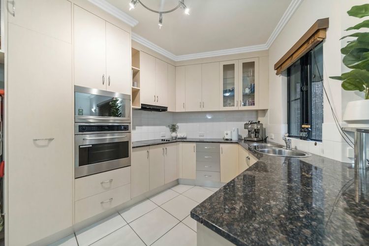 Near Beach 2 BR unit The Strand