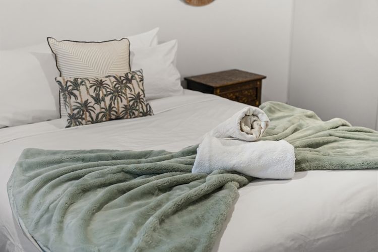Bedroom 1 image 2