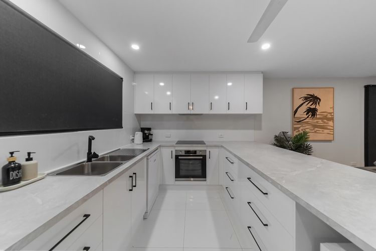 Full kitchen 1 image 1