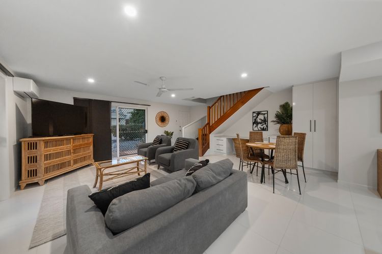 Living room image 4