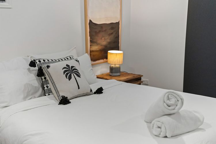 Bedroom 2 image 2