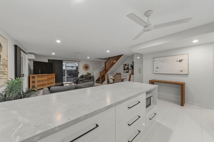 Full kitchen 1 image 2