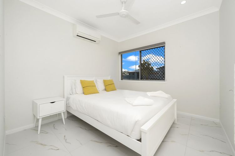 Bedroom 1 image 1