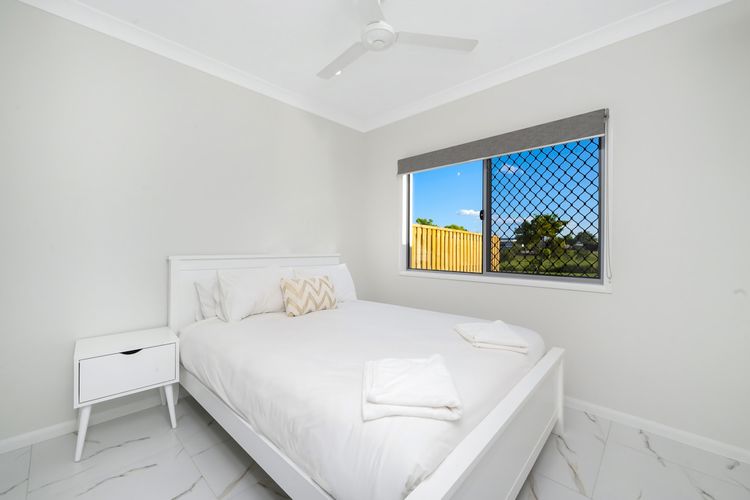 Bedroom 2 image 1