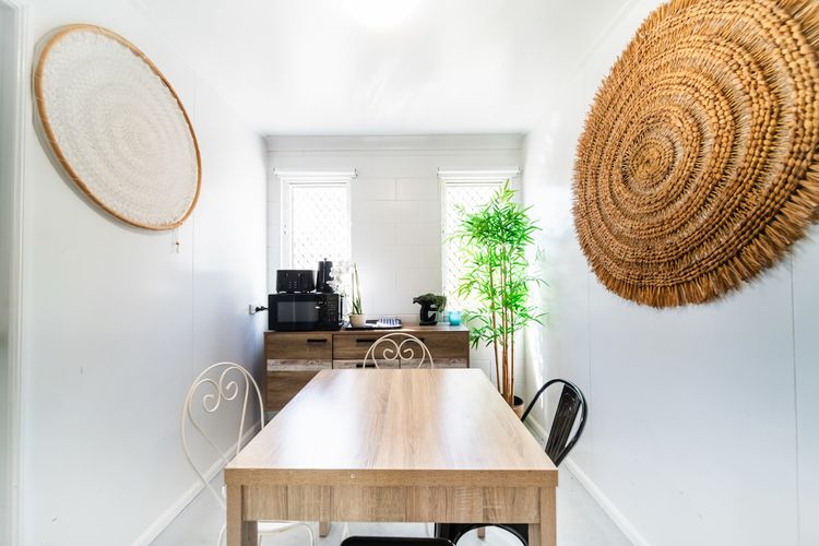 Dining area image 4