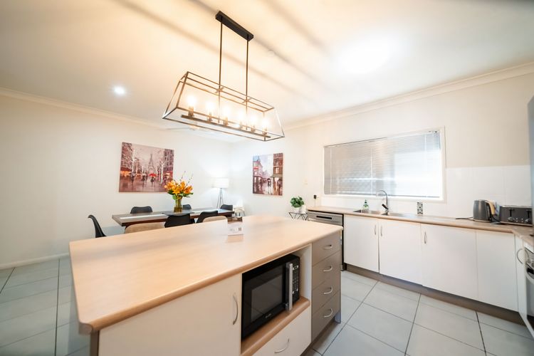 Full kitchen image 2