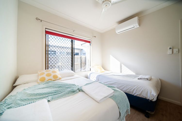 Bedroom 3 image 1