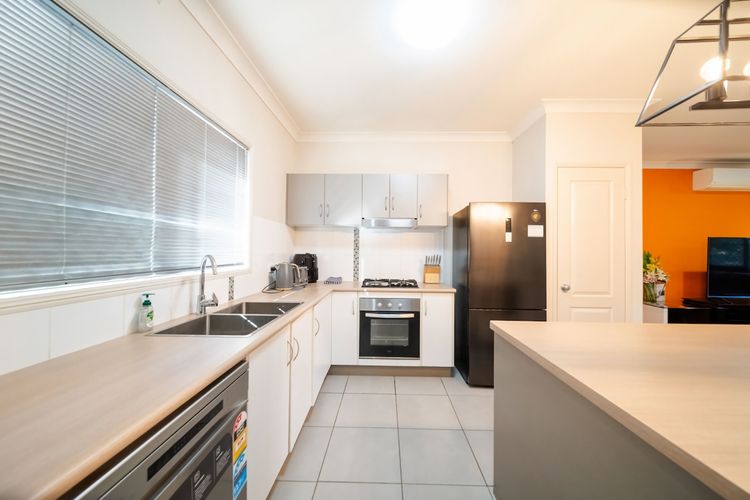 Full kitchen image 1