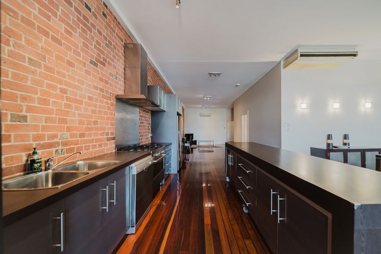 Full kitchen image 3