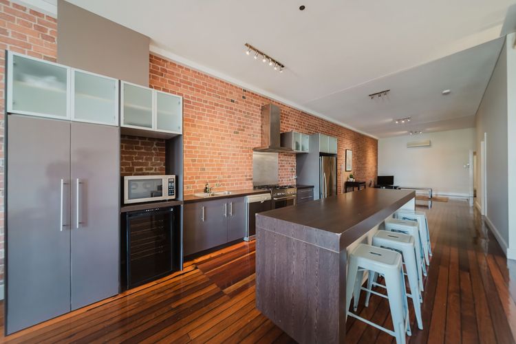 Full kitchen image 1